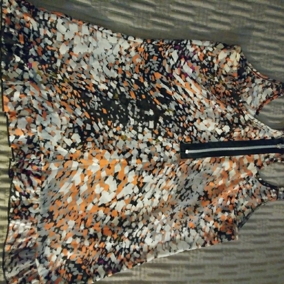 Summer top - Picture 2 of 3